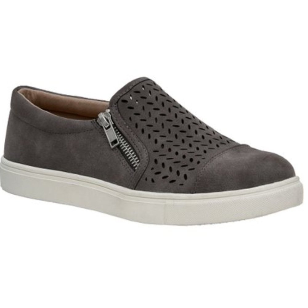 CUSHIONAIRE Women's Roxana Slip On Sneaker Size 6